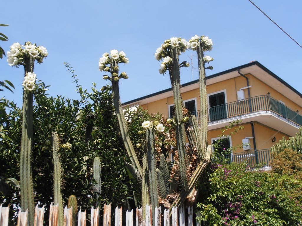 Hotel Oasi Puntese Tremestieri Etneo Exterior foto